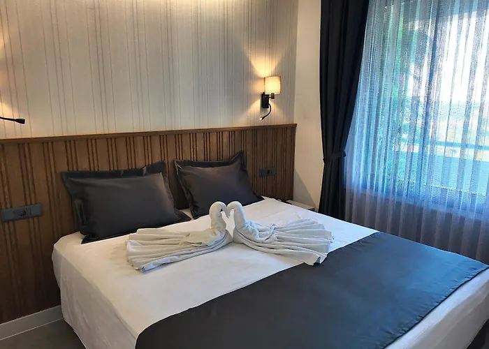 Happy Aparthotel 4*