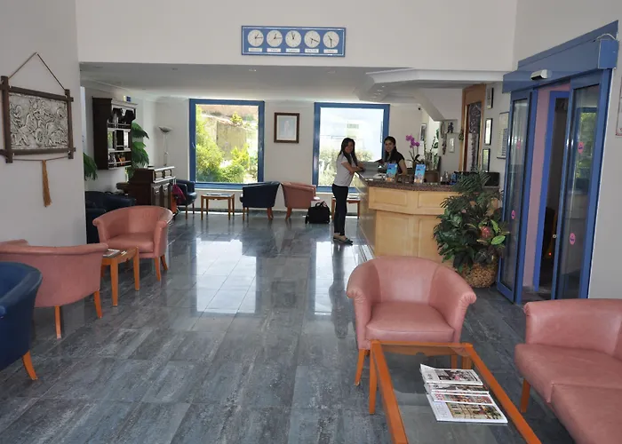 Happy Aparthotel