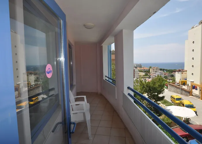 Aparthotel Happy 4*
