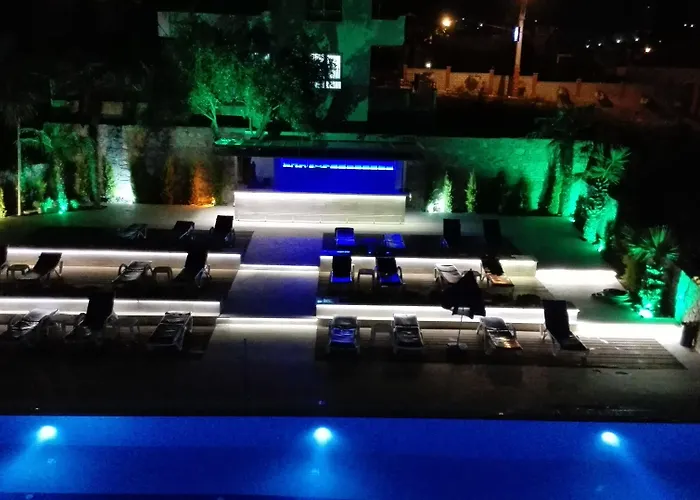 Happy Aparthotel