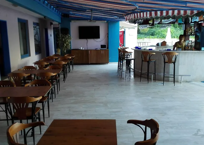 Happy Aparthotel
