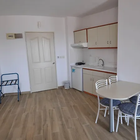 Aparthotel Happy
