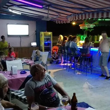 Happy Aparthotel