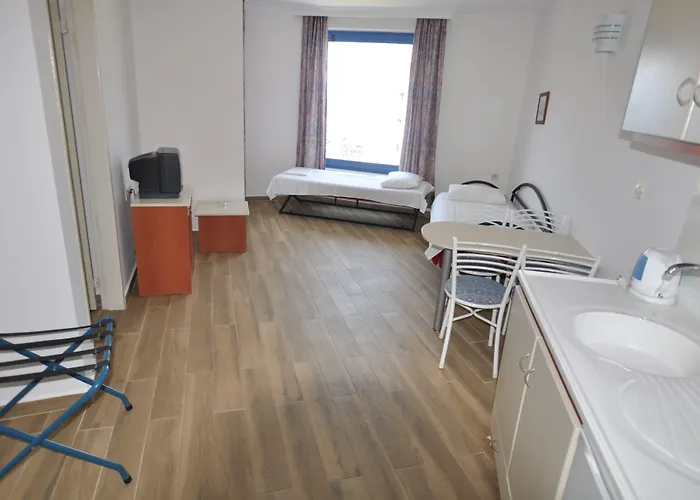 Happy Apart Otel Kuşadası