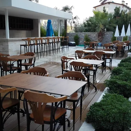 Happy Apartahotel