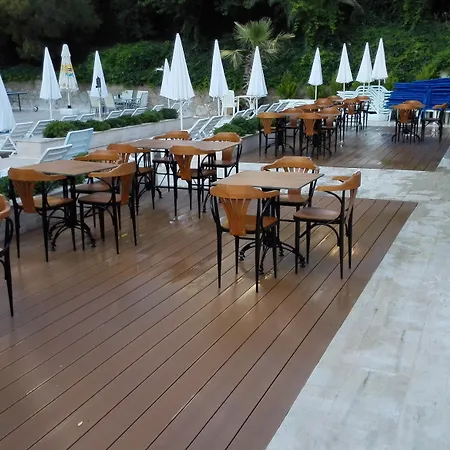 Apartahotel Happy 4*