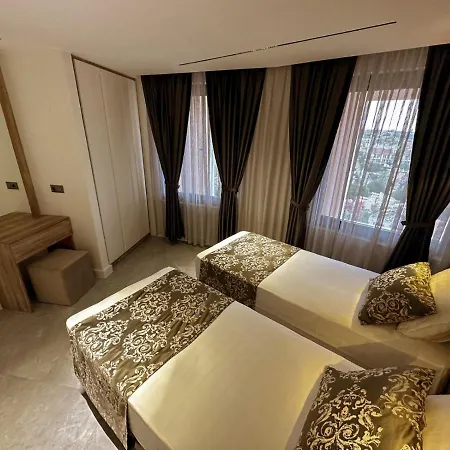 Apartahotel Happy 4*