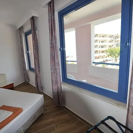 Happy Aparthotel Kusadası