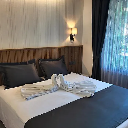 Happy Apartahotel 4*
