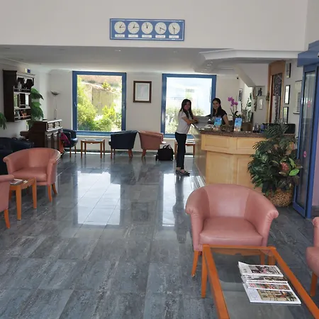 Happy Apartahotel