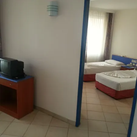Aparthotel Happy 4*