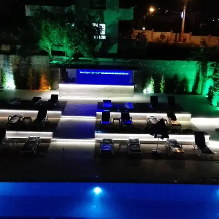 Happy Apartahotel