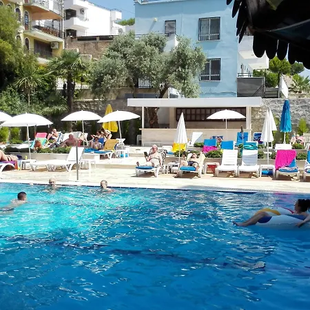 Happy Apartahotel