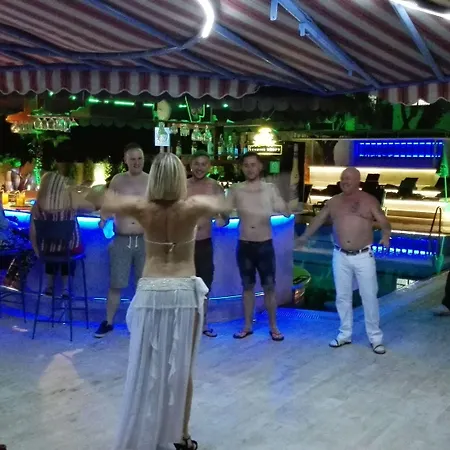 Happy アパートホテル