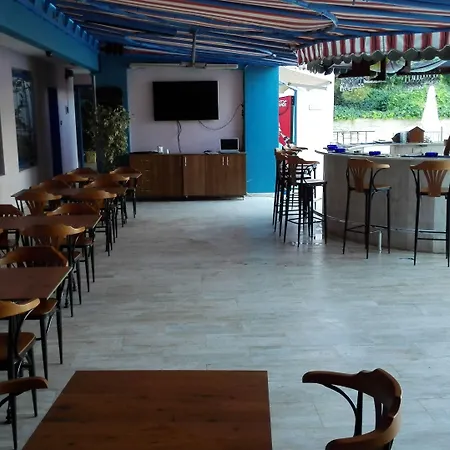 Happy Apartahotel