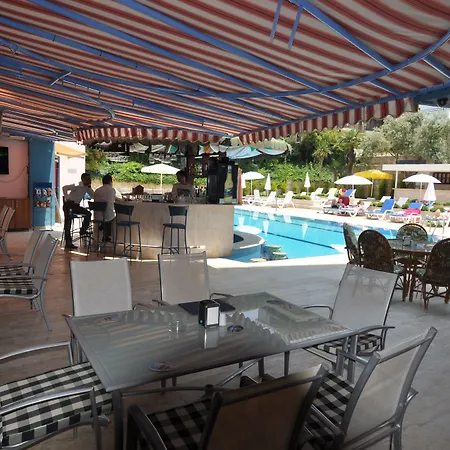Apartahotel Happy