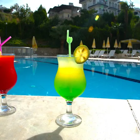 Happy Aparthotel 4*