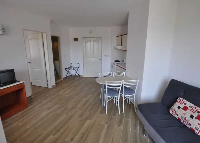 Апарт-отель Happy