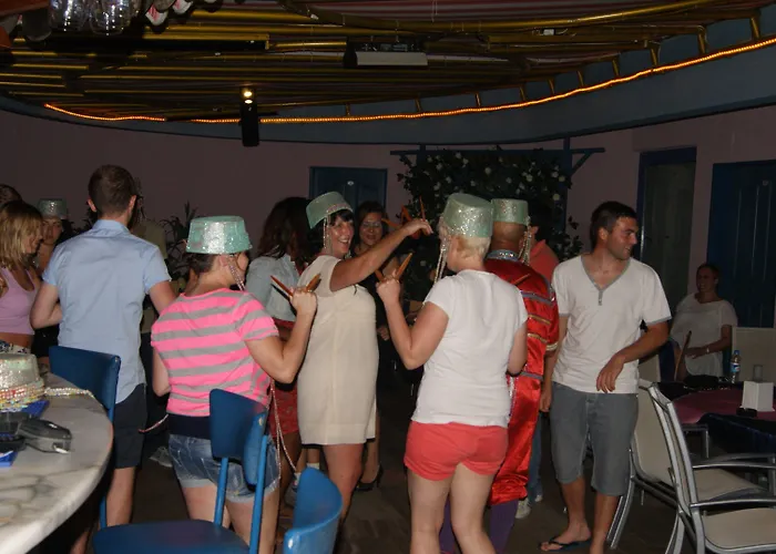 Happy Апарт-отель Кушадасы