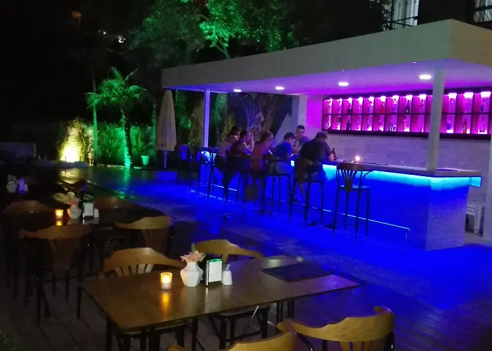 Happy Apart Otel Kuşadası